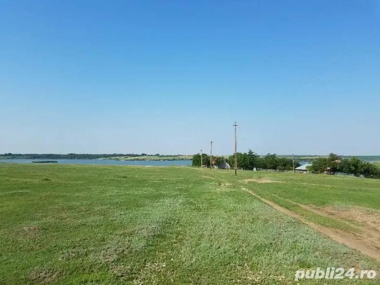 Teren de 1000 mp, în Valea Argovei
