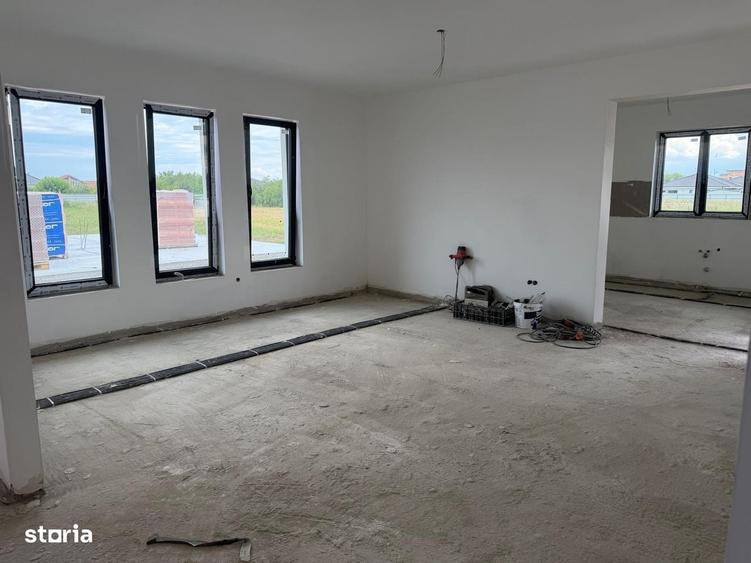 Casă cu 4 camere în Central