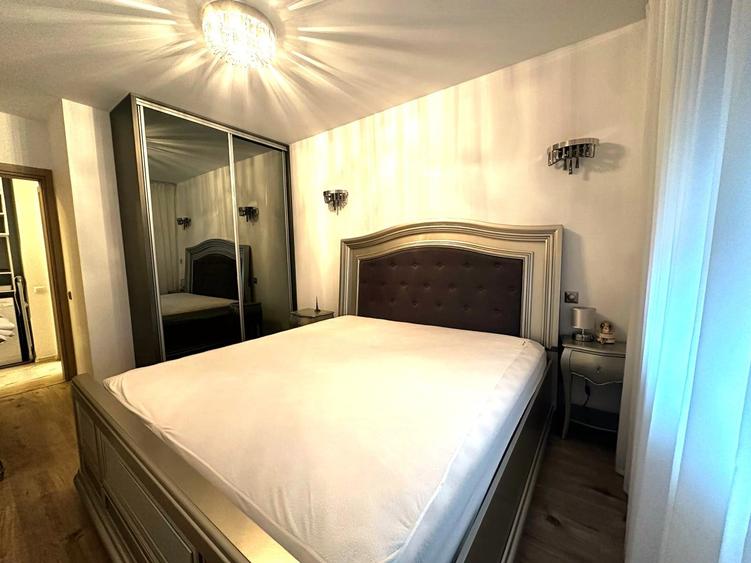 Apartament cu 3 camere semidecomandat, mobilat în Băneasa