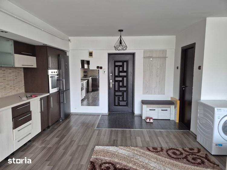 Apartament cu 3 camere semidecomandat în Nicolina