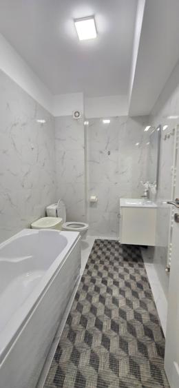 Garsonieră decomandată în Valea Adâncă