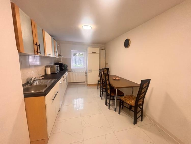 Apartament cu 3 camere decomandat, mobilat în Central
