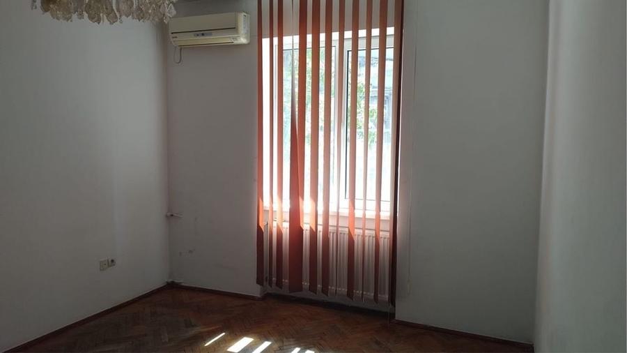 Apartament cu 2 camere decomandat în Victoriei