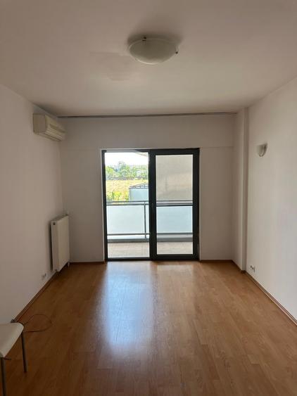 Apartament cu 2 camere decomandat în Doamna Ghica