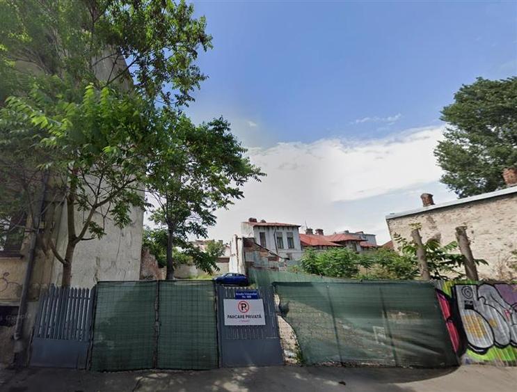 Teren Construcții intravilan de 300 mp, în Eminescu