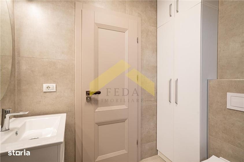 Apartament cu 3 camere semidecomandat în Central