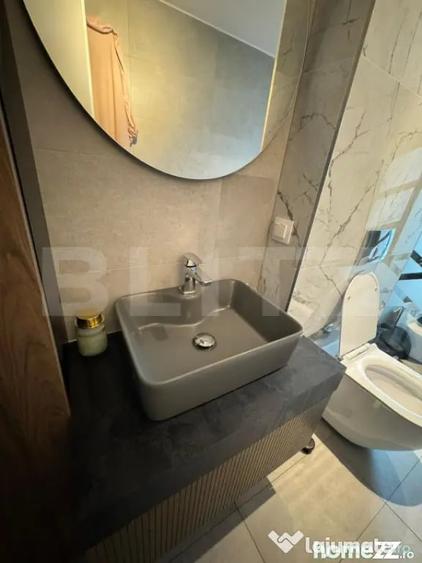 Apartament cu 3 camere decomandat în 13 Decembrie