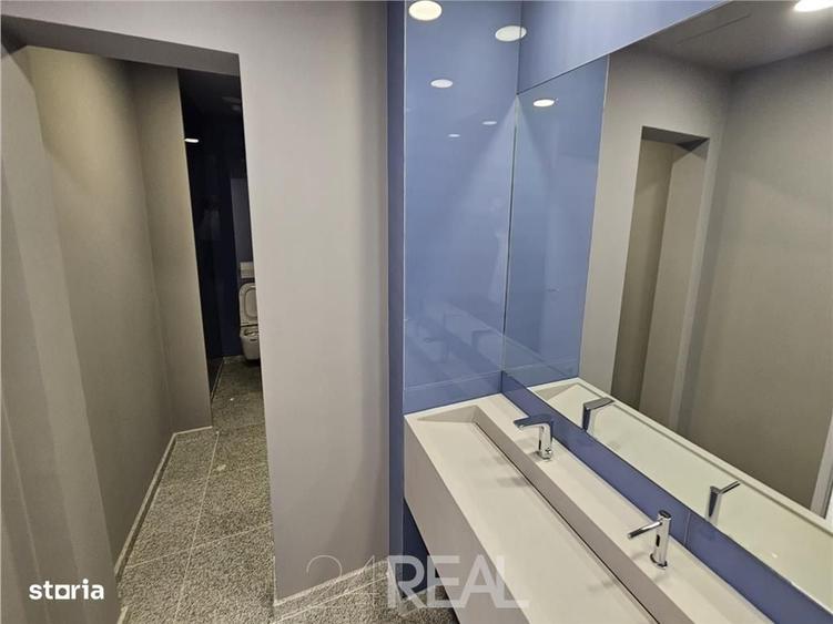 Spațiu comercial, de 248 mp, în Politehnica