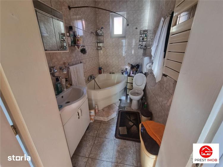 Casă cu 6 camere cu Teren 1495 Mp în Sâncraiu de Mureș
