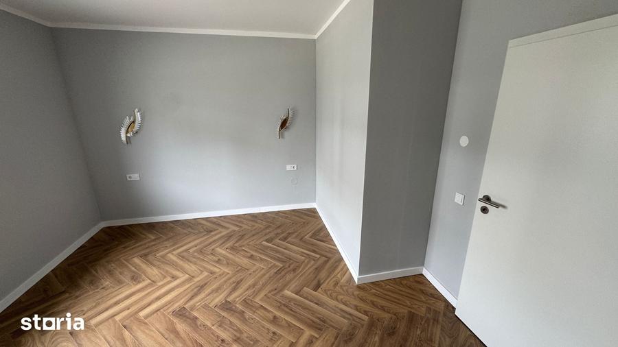 Apartament cu 3 camere decomandat în Cristian