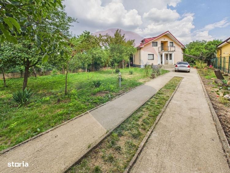 Casă cu 4 camere în Central