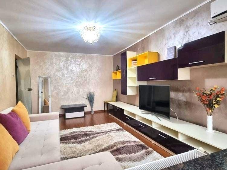 Apartament cu 3 camere decomandat, mobilat în 1 Decembrie 1918