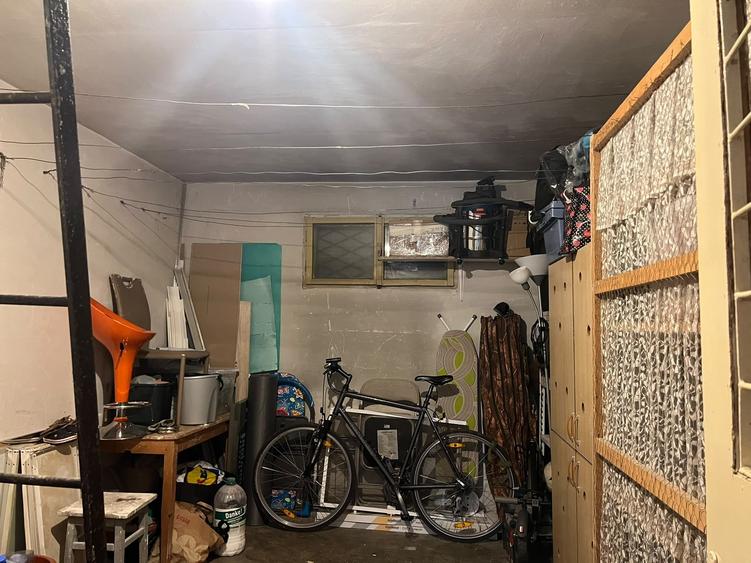 Apartament cu 3 camere decomandat în CET