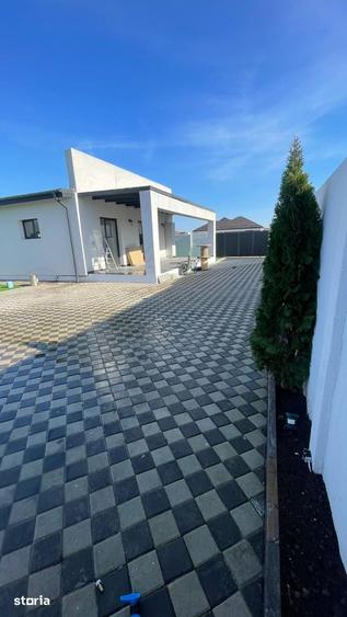 Casă cu 3 camere cu Teren 440 Mp în Domnești