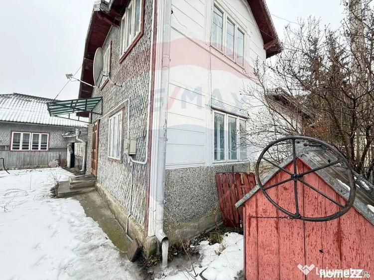Casă cu 4 camere cu Teren 694 Mp în Central