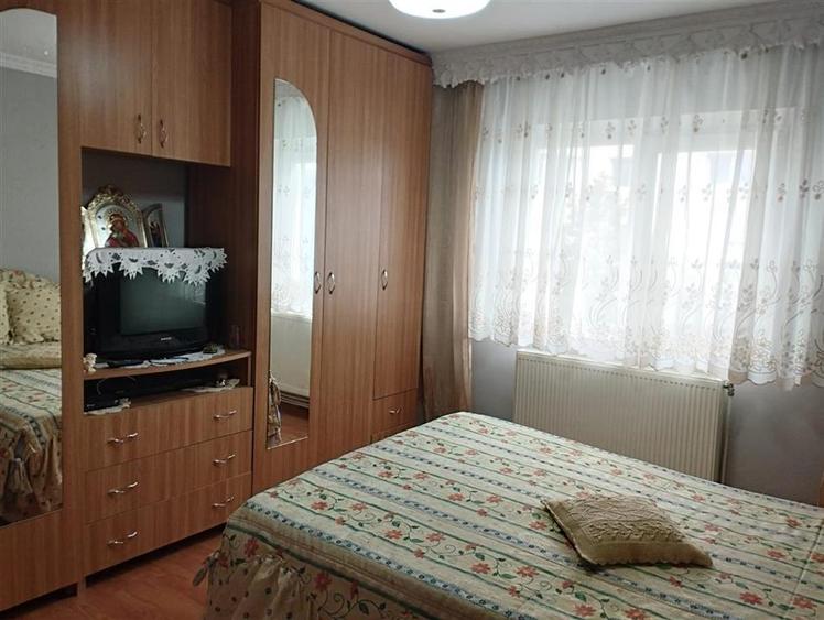 Apartament cu 3 camere decomandat, mobilat în Bistrița Lac