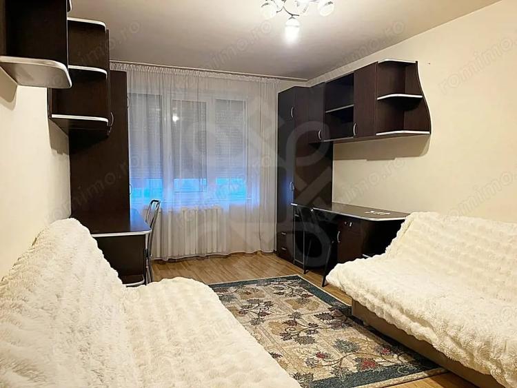 Apartament cu 3 camere decomandat în Rogerius