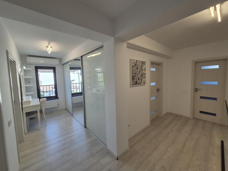 Casă cu 4 camere cu Teren 220 Mp în Central