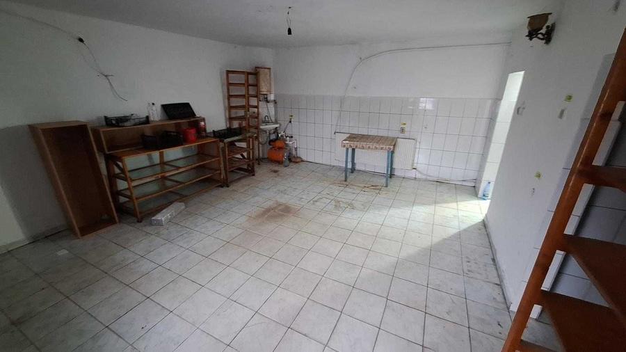 Spațiu comercial, de 74 mp, în Plosca