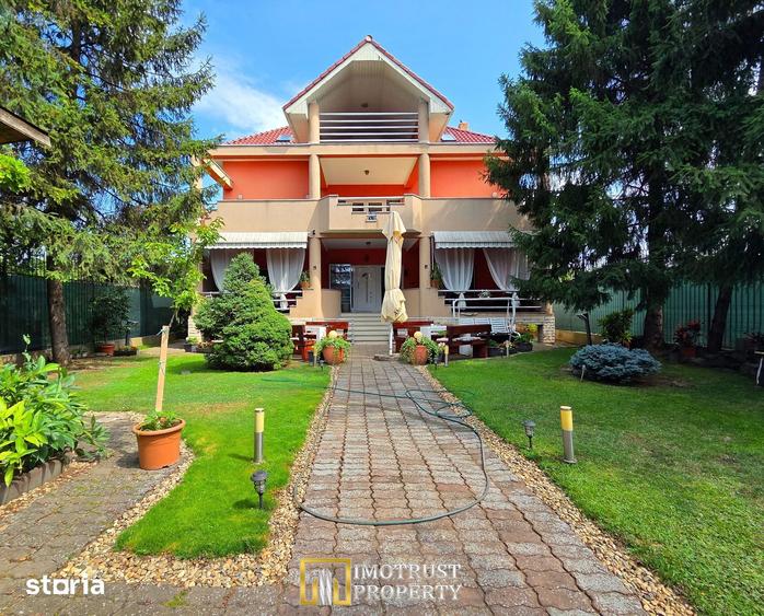 Casă cu 10 camere cu Teren 2045 Mp în Central