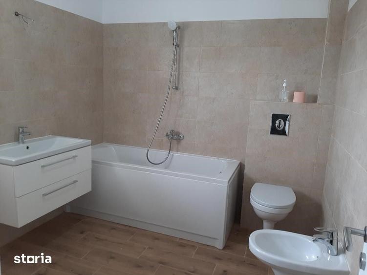 Casă cu 6 camere cu Teren 370 Mp în Ștefănești