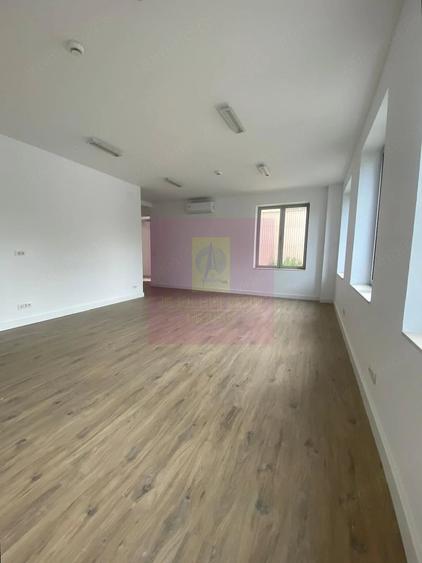 Apartament cu 3 camere decomandat în Armeneasca