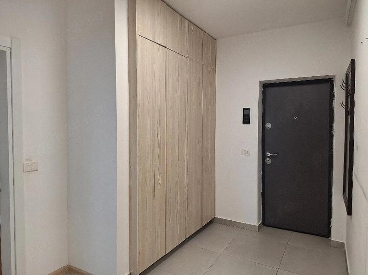 Apartament cu 2 camere decomandat în Tractorul
