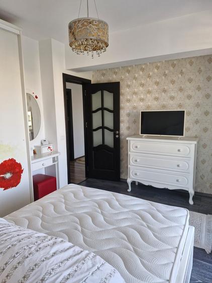 Apartament cu 3 camere decomandat, mobilat în Popas Păcurari