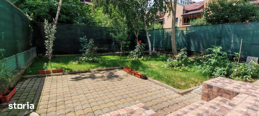 Casă cu 5 camere cu Teren 200 Mp în Central