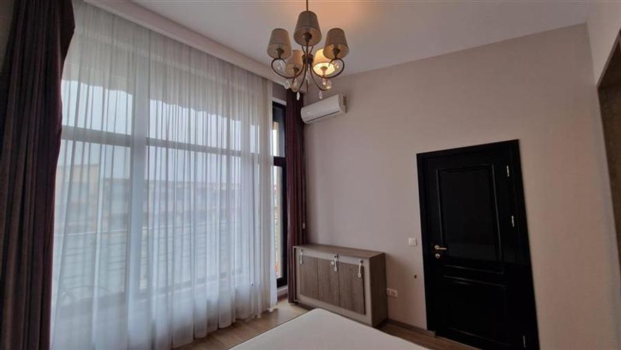 Penthouse cu 3 camere decomandat, mobilat în Copou