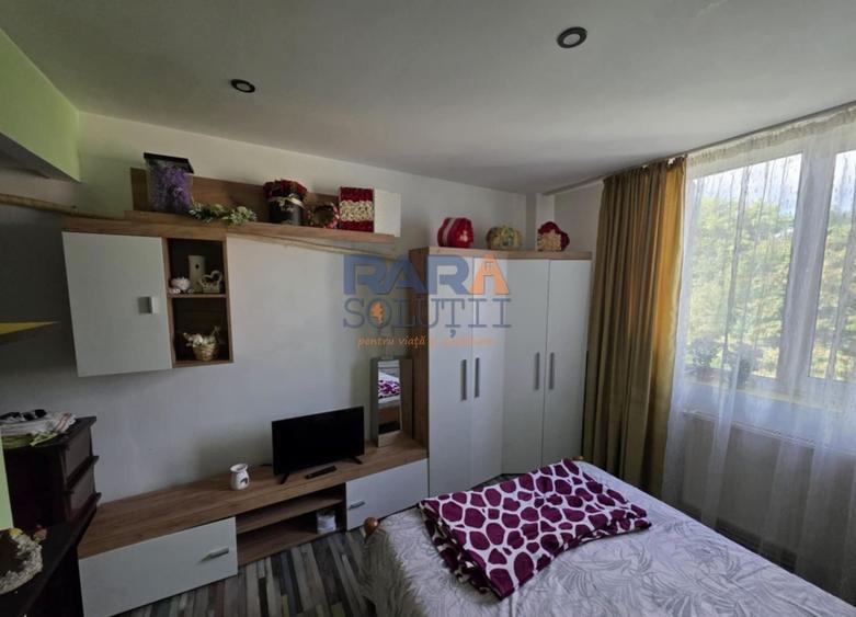 Apartament cu 2 camere decomandat, mobilat în Central
