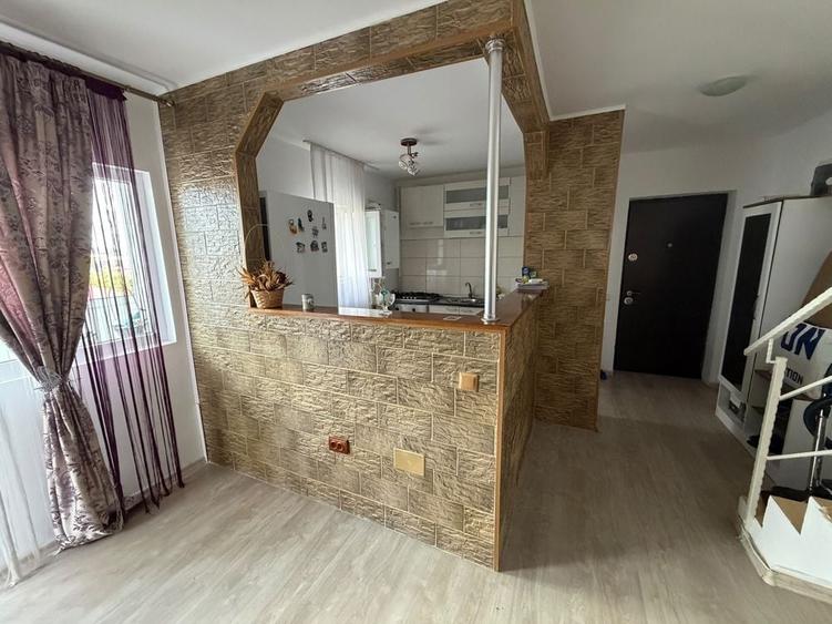 Apartament cu 3 camere semidecomandat în Bragadiru