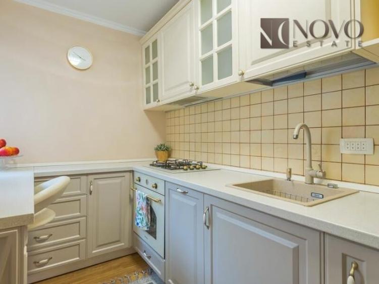Apartament cu 3 camere decomandat, mobilat în Universitate