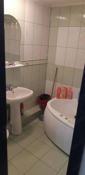 Apartament cu 2 camere decomandat în Berceni