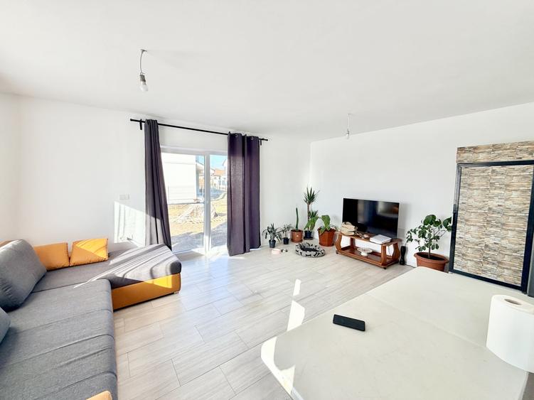 Duplex cu 3 camere cu Teren 300 Mp în Moșnița Veche