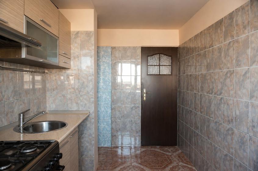 Apartament cu 3 camere, mobilat în Tomis III
