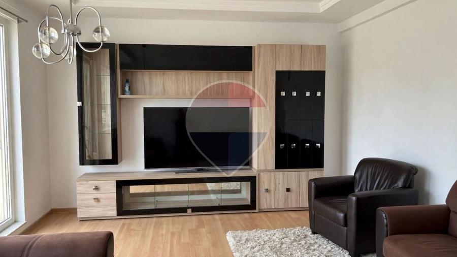 Apartament cu 3 camere decomandat în Alexandru cel Bun