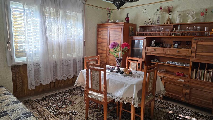 Casă cu 3 camere în Central