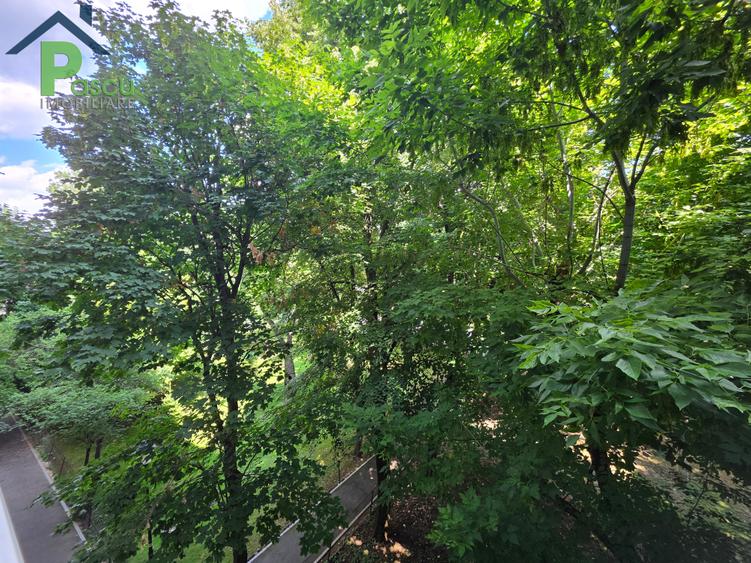 Apartament cu 2 camere semidecomandat în Eroii Revoluției