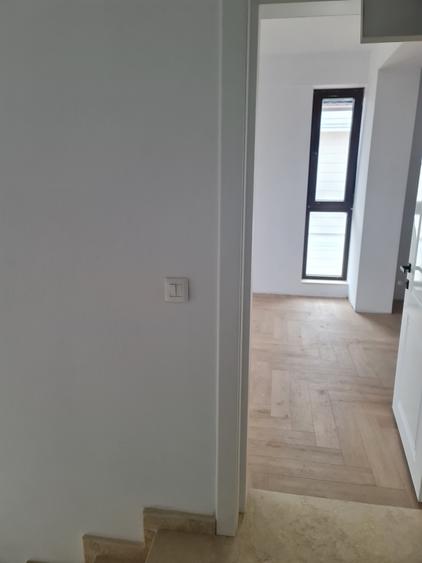 Casă cu 4 camere cu Canalizare în Exterior Vest