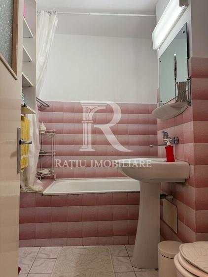 Apartament cu 2 camere decomandat, mobilat în Dacia