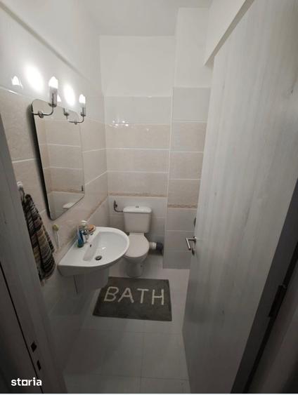 Apartament cu 3 camere semidecomandat în Mărășești