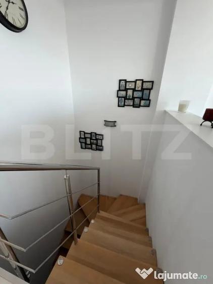 Apartament cu 4 camere semidecomandat în Tractorul