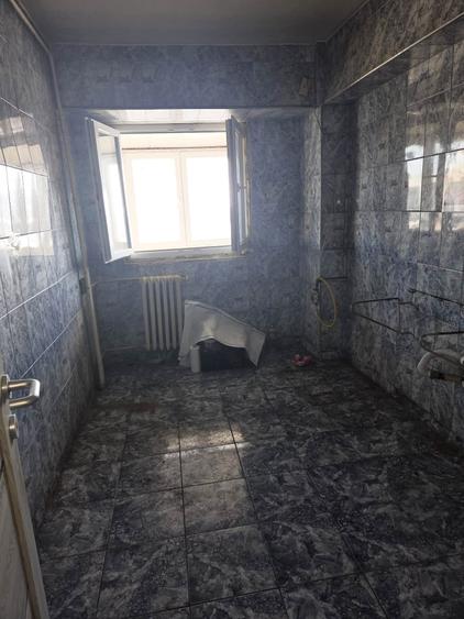 Apartament cu 3 camere decomandat în Apărătorii Patriei