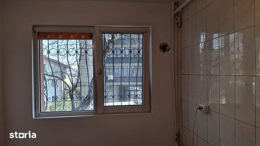 Apartament cu 2 camere semidecomandat în Colentina
