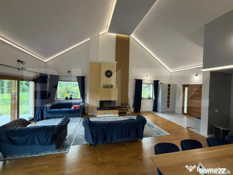 Casă cu 5 camere cu Teren 3000 Mp în Central