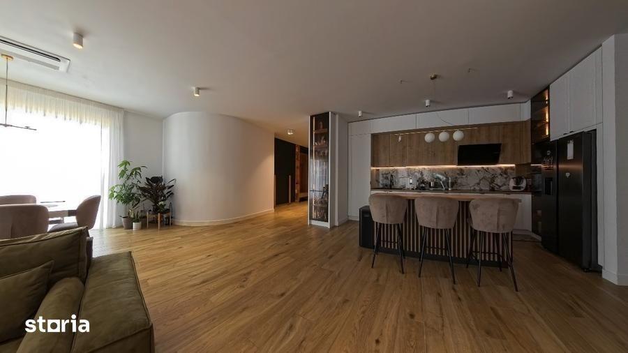 Apartament cu 5 camere decomandat, mobilat în Dacia