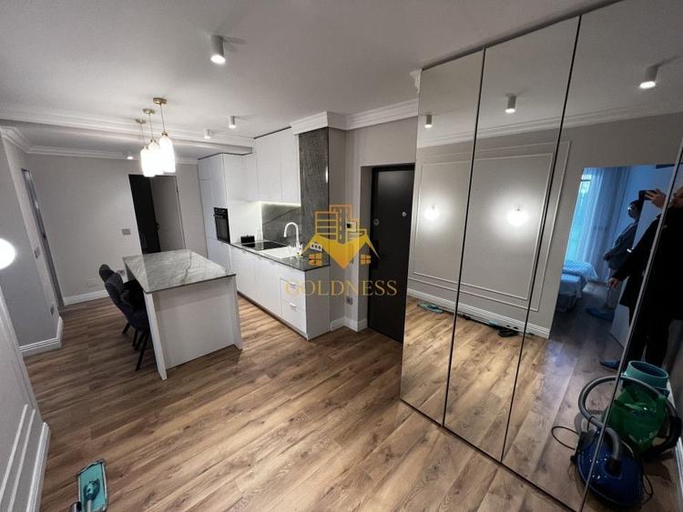 Apartament cu 3 camere semidecomandat în Central