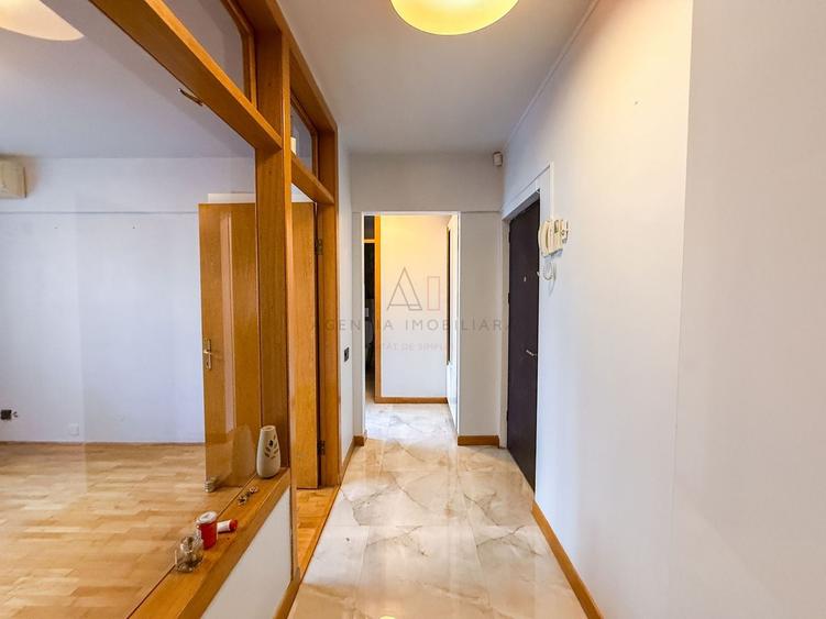 Apartament cu 2 camere decomandat în Arcul de Triumf