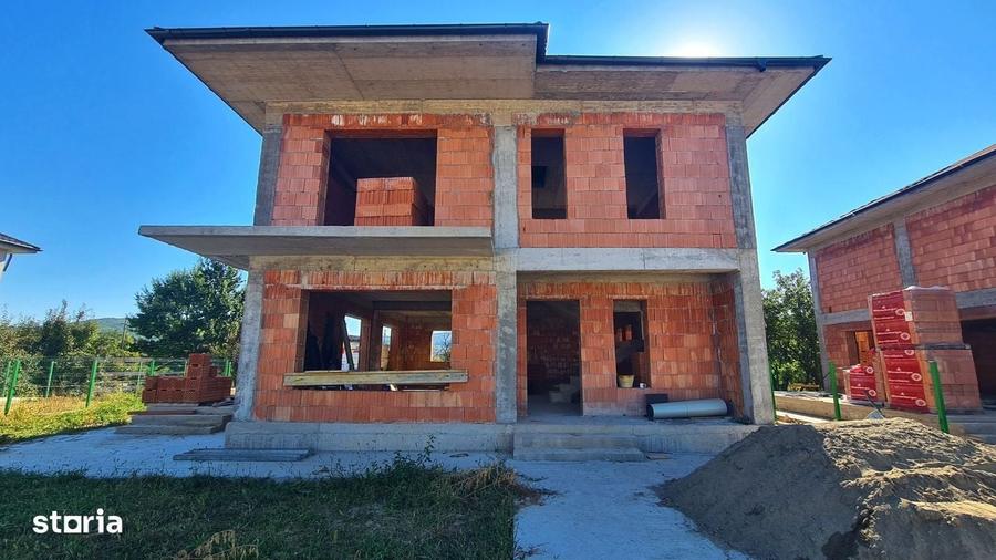 Casa noua ( la rosu ) de vanzare in Curtea de Arges. - 11
